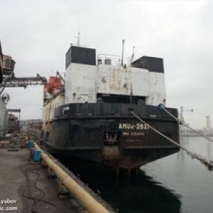 В Черноморске моряк забаррикадировался на судне из-за задержек с зарплатой