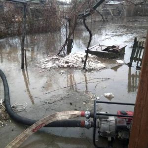 Тающий снег и дождь затопили дома в Одесской области