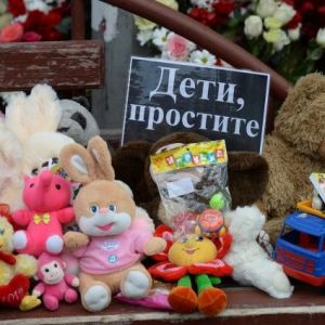 В Кемерово жители вышли на митинг и требуют рассказать правдивые данные о погибших (ВИДЕО)