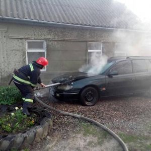 В Измаиле на Пушкина горел легковой автомобиль (ФОТО)