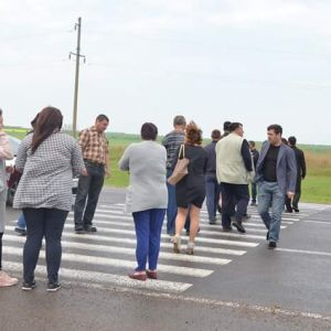 Татарбунарцы возмутились «убитыми» дорогами и перекрыли трассу Одесса — Рени