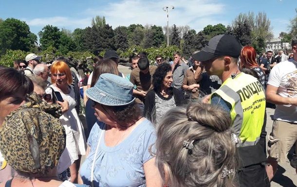 В Одессе произошли стычки: задержаны три человека В Одессе произошли стычки: задержаны три человека