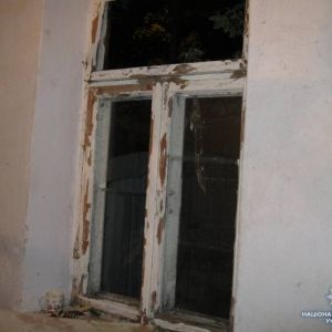 В Измаиле женщина проникла в чужой дом и украла посуду и инструмент. Хозяин застал её врасплох (ФОТО)