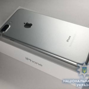 В Измаиле воровка в кафе украла со столика телефон