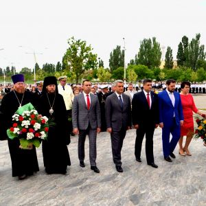 Тысячи измаильчан приняли участие в официальном торжестве ко Дню Победы (ВИДЕО)