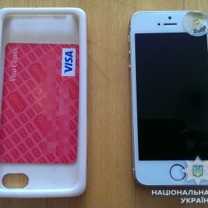 В Измаиле вор украл у продавца магазина телефон (ФОТО)