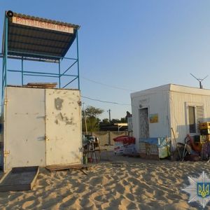 В Затоке сотрудников базы отдыха задержали за разбойное нападение