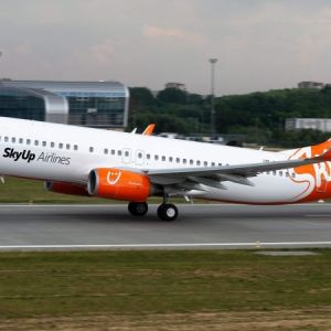 Украинский лоукостер "SkyUp" начал полеты из Одессы