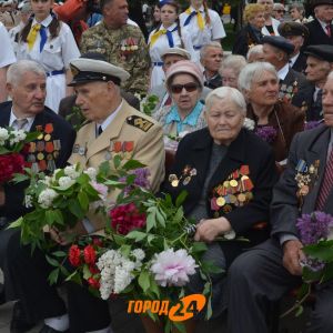 Тысячи измаильчан отметили День Победы на центральной площади (ФОТО, ВИДЕО)