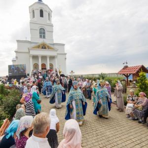 В Одесской области освящен храм, на месте которого водители грузовика увидели явление Девы Марии