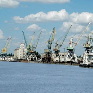 Ренийский порт продаст краны, чтобы погасить задолженность перед рабочими