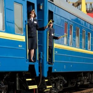 "Укрзалізниця" назначила дополнительные поезда из Одессы в Киев и Львов