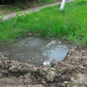 Прорвало - ну и ладно: в Килии две недели не могут ликвидировать аварию на водопроводе