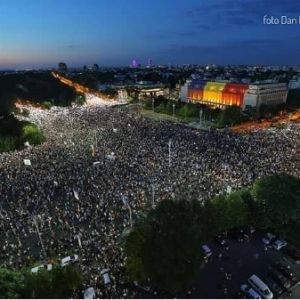 В Румынии собрался свой Майдан: при разгоне протестующих пострадали 440 человек