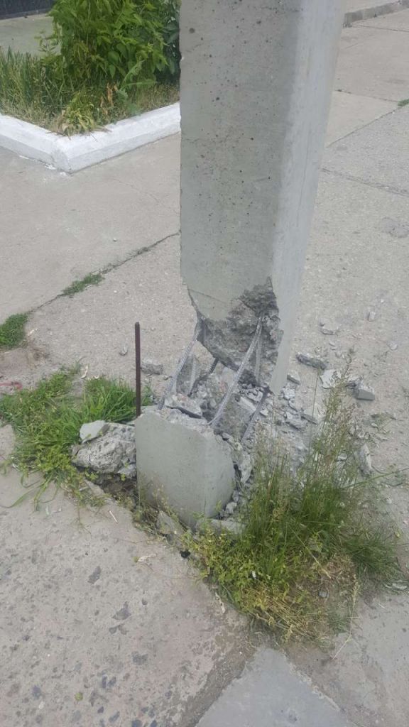 В Измаиле неизвестный въехал в опору ЛЭП и скрылся (ФОТО) В Измаиле неизвестный въехал в опору ЛЭП и скрылся (ФОТО)