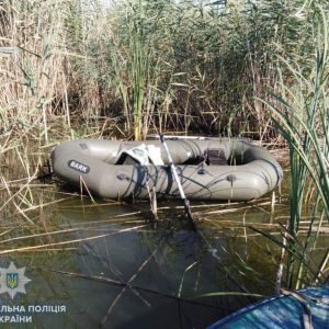 Найдена только лодка: на озере Ялпуг пропал отец с малолетним сыном (ФОТО)