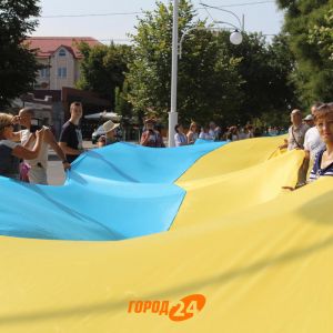 В Измаиле развернули стометровый флаг ко Дню Независимости Украины (ФОТО)