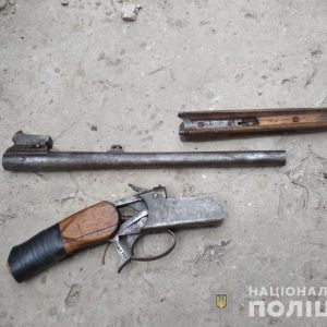 У жителя Измаила дома изъяли оружие и наркотики