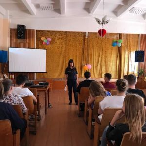 Измаильские спасатели побывали в гостях у старшеклассников ОШ№ 11. Цель визита: профориентация