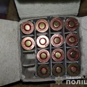Правоохранители изъяли у мужчины оружие и боеприпасы