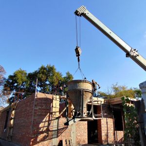 «Большая стройка» продолжается: в Измаиле, пользуясь благоприятной погодой, строят и ремонтируют городские объекты