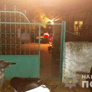 В Одесской области 16-летняя девушка повесилась во дворе собственного дома