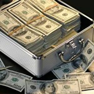 Украину наводнили фальшивые доллары: что важно знать