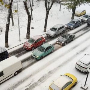 Снег и беспечность: Омелян назвал цифру ДТП по Украине за вчера