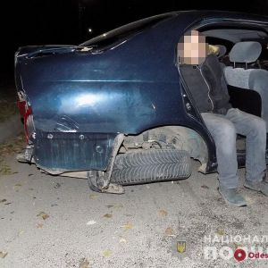 В Одесской области пьяный неадекват угнал авто и попал в ДТП