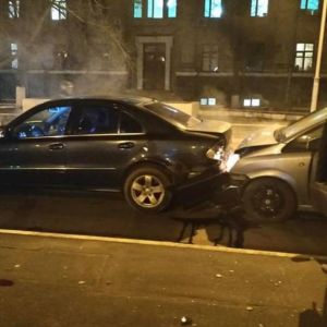 В Измаиле на "двух проспектах" Opel догнал  Mercedes (ФОТО)