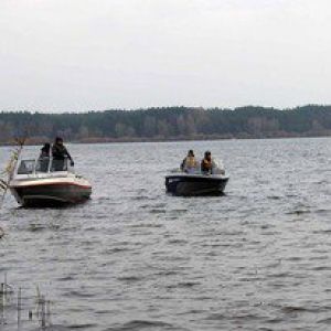 Спасатели нашли тела рыбаков, утонувших на озере Сасык