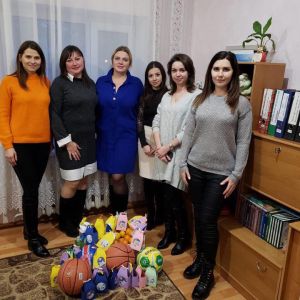 В Измаиле волонтеры фонда "Берегиня" поздравили деток с новогодними праздниками (ФОТО)