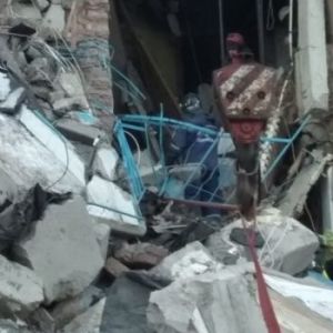 Спасатели прекратили поиски людей под обломками дома в Магнитогорске