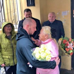 747 дней плена: одесский моряк наконец-то обнял свою бабушку