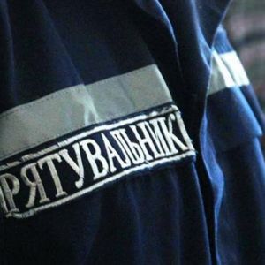 Стояла на краю балкона на четвертом этаже: в Измаиле спасатели помогли пожилой женщине