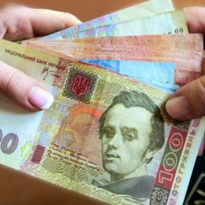 Отговорки больше не помогут: неплательщикам алиментов будут искать работу