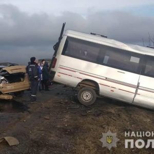 На трассе Одесса-Рени пассажирская маршрутка, выехавшая из Килии, попала в тройное ДТП: есть погибшие, 13 пострадавших  (ФОТО, ВИДЕО)
