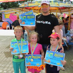 В Измаиле детвора в центре города ловила "рыбу" (ФОТО)