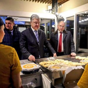 В Измаиле Президент отведал "бессарабскую вертуту (ФОТО)