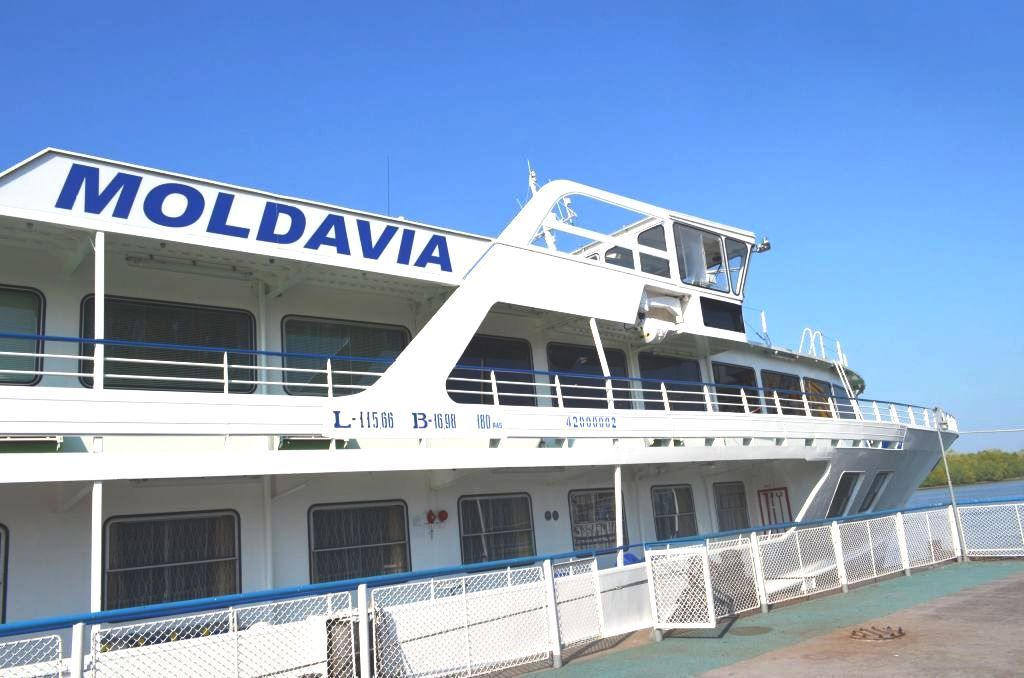 Теплоход "Moldavia" после ремонта продолжил навигацию Теплоход "Moldavia" после ремонта продолжил навигацию