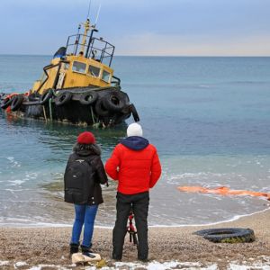Анализ проб воды у выброшенного на мелководье буксира в Одессе показал отсутствие нефтепродуктов