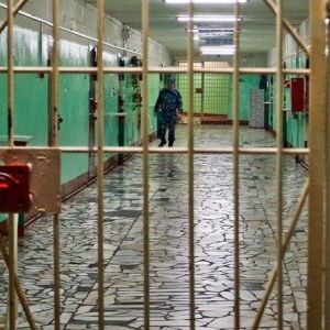 До пяти лет лишения свободы грозит жителю Измаильского района за избиение сотрудника следственного изолятора