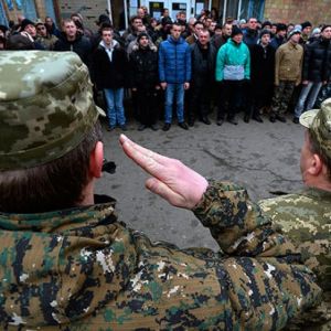 С 1 апреля в Украине стартует призыв в армию