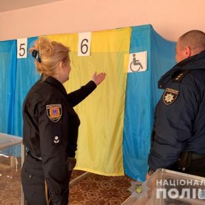Полиция взяла под охрану все избирательные участки в Одесском регионе