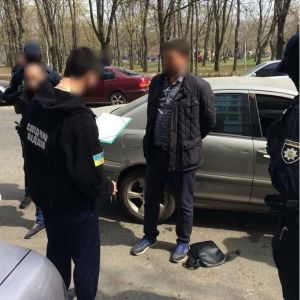 В Одесской области прокурор покрывал преступников, которые занимались махинациями с недвижимостью