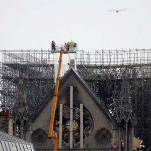 Во Франции заявили об угрозе обрушения частей Нотр-Дама