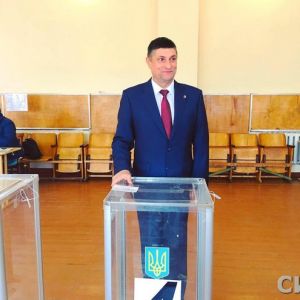 Измаил голосует: сегодня в Украине стартовал второй тур президентских выборов (ВИДЕО)