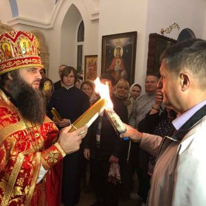 Делегация в полночь прибыла в Измаил со святыней из Иерусалима. В храмах города зажгли Благодатный Огонь (ФОТОРЕПОРТАЖ, ВИДЕО)