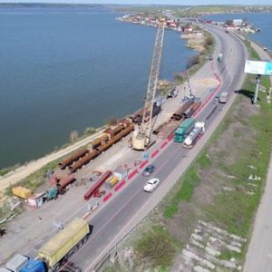 В Одесской области начали ремонт моста через Хаджибейский лиман