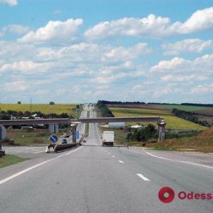 На трассах Одесской области ограничат движение грузовиков